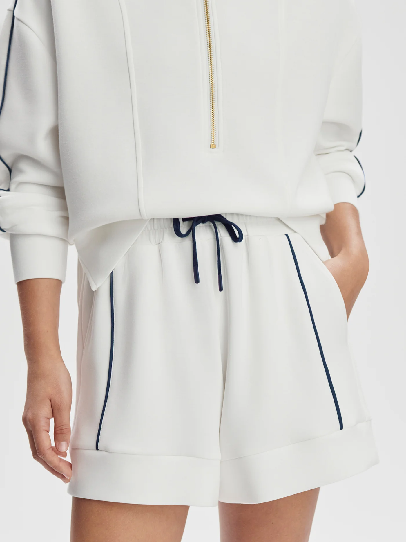 Barnes High Rise Short 4.5 - Image 10