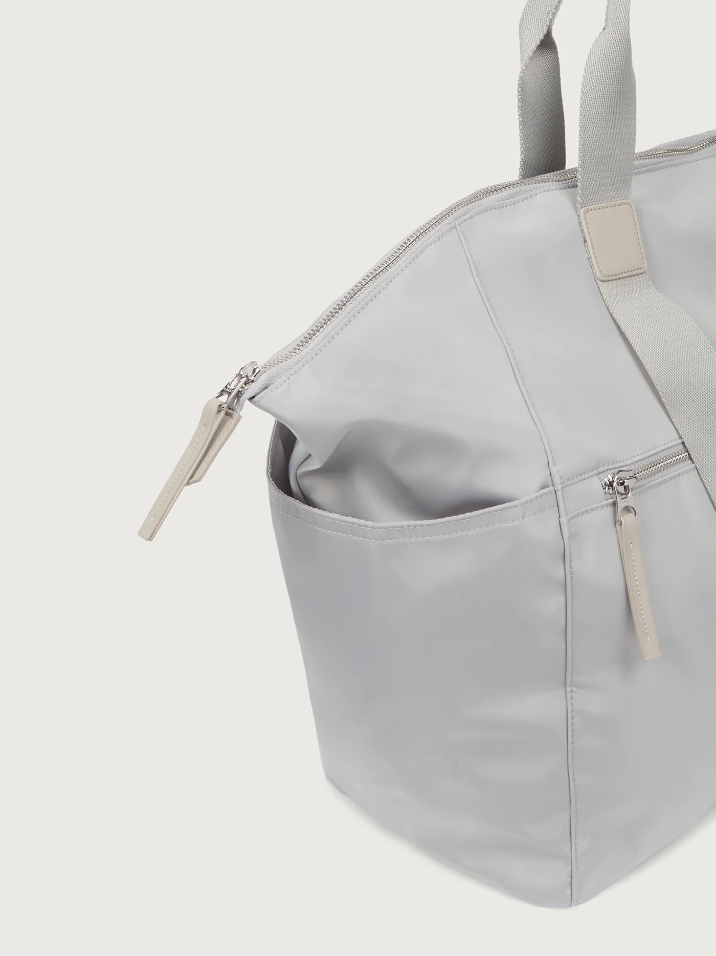 Montlake Weekend Bag - Image 11