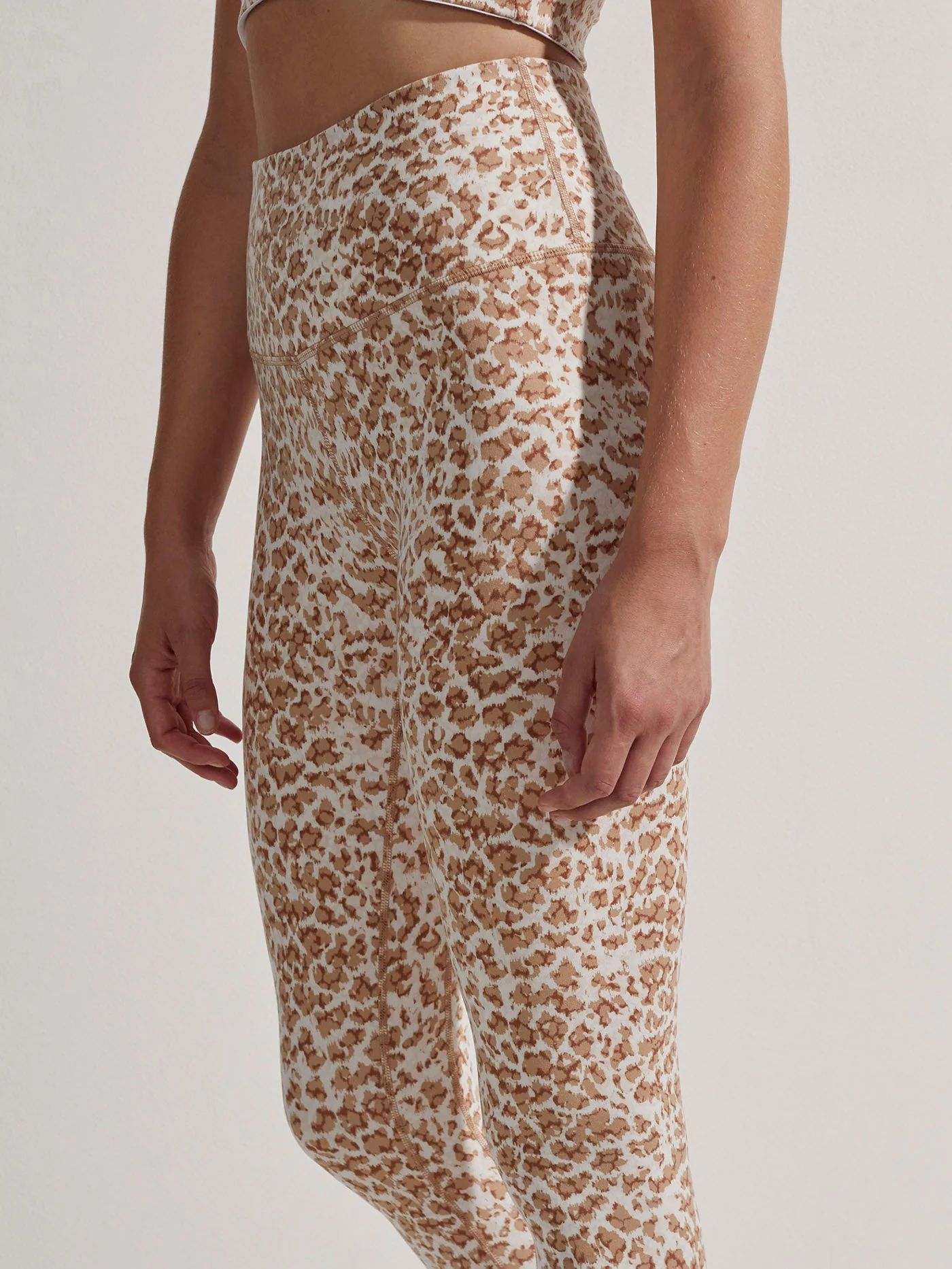 Move High Rise Legging 25 - Image 9