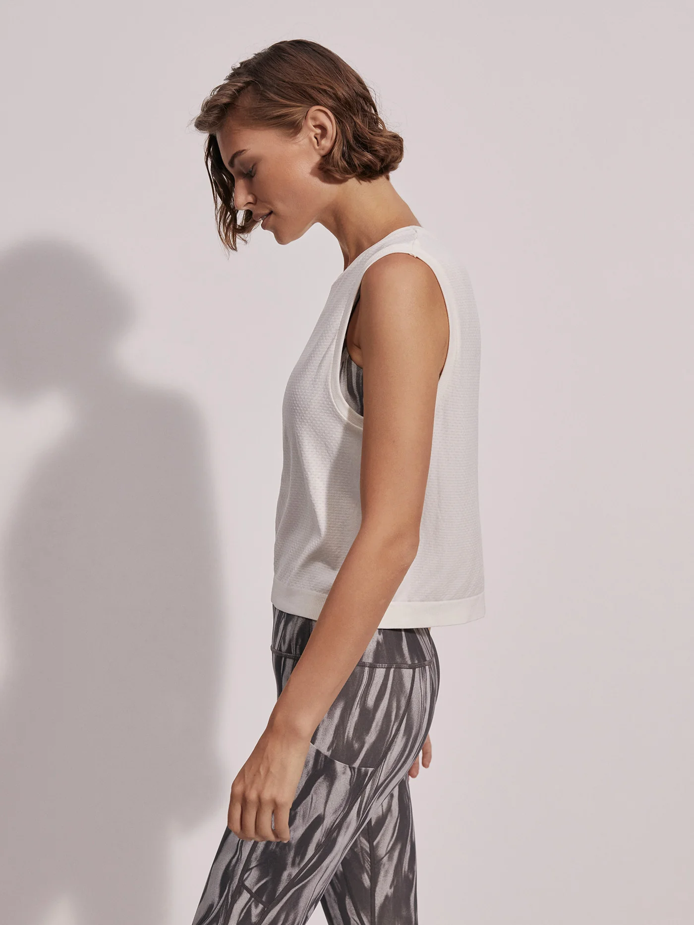 Page Seamless Crop Tank - Image 3