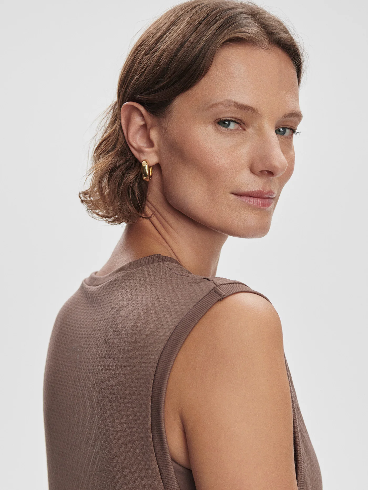 Page Seamless Crop Tank - Image 36